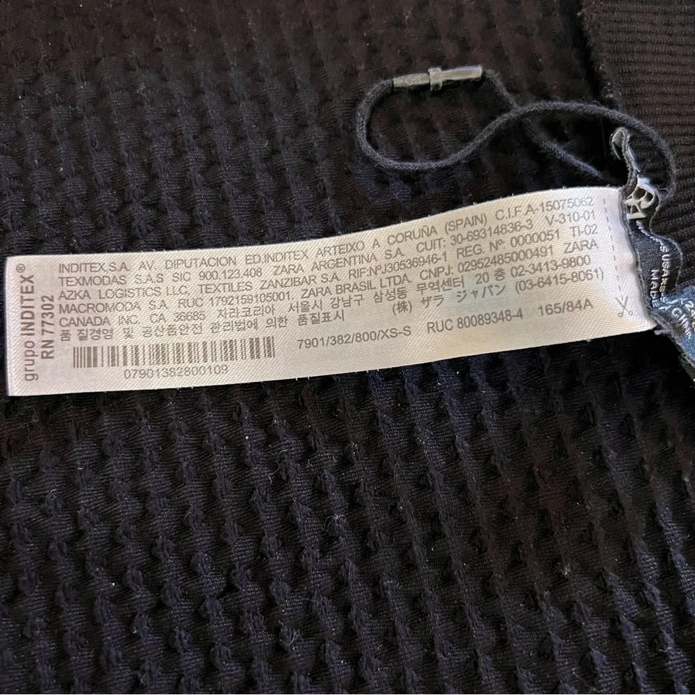 Zara Technical Cropped Long Sleeve Zip Top - Picture 13 of 14